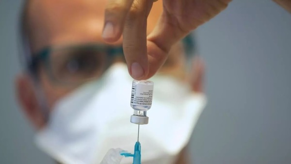 Dependiendo de firma de contrato, primera partida de vacunas Pfizer podrían llegar en 15 días - ADN Digital