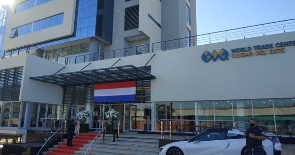 La Nación / Inauguran primera torre del World Trade Center de Ciudad del Este