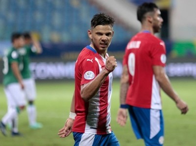 Buena victoria en el debut - APF