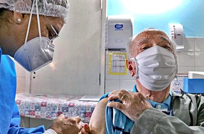 Día contra el Abuso y Maltrato en la Vejez: instan a llevar a adultos mayores a vacunarse