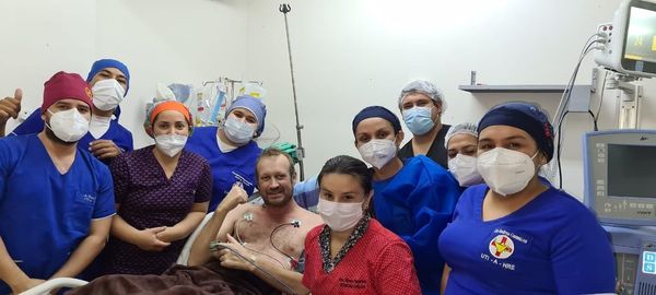 ASÍ FUE LA ODISEA DEL PLANTEL MÉDICO DE UTI PARA SALVAR LA VIDA DE UN PACIENTE COVID
