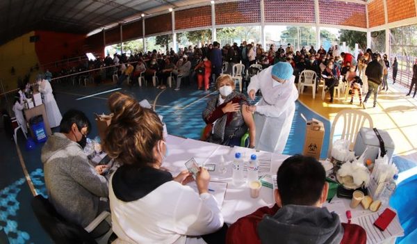 Más de 800 mil jóvenes dicen “sí” a las vacunas | El Independiente