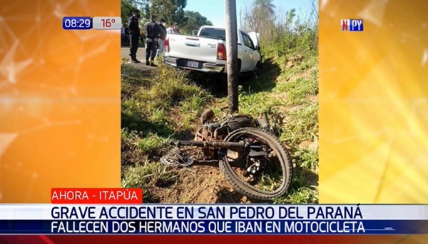 Hermanos fallecen tras ser embestidos por una camioneta