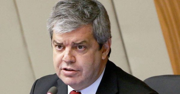 La Nación / Para Riera, diferencias entre colorados y opositores retrasan elección de la mesa directiva