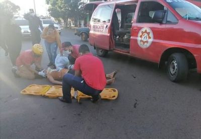 Tras un choque entre motociclistas, embarazada quedó con lesiones