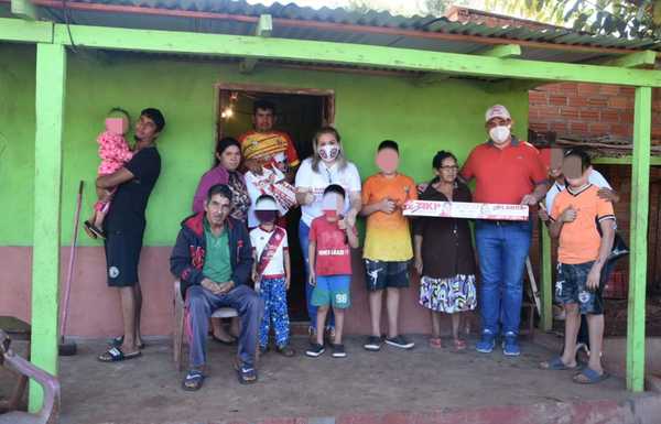 “TIKI” González es otro que “ABUSA” de los niños en su campaña