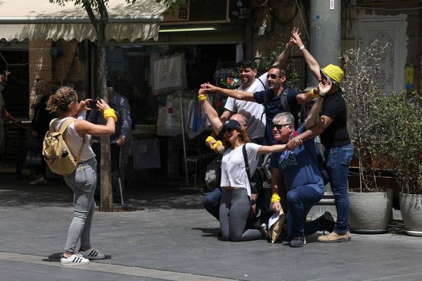 ¡Adiós al barbijo! Israel eliminó el uso obligatorio de mascarillas en espacios cerrados