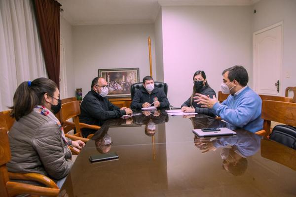 Buscan fomentar el reciclaje con firma de convenio con recicladora - La Clave