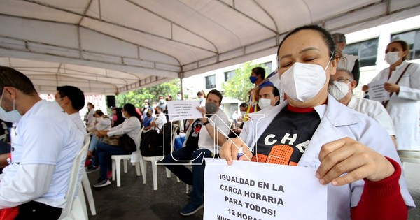 La Nación / Salud reduce a 12 horas semanales la carga horaria para médicos de seis hospitales