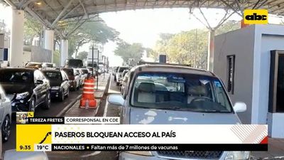 Paseros bloquean acceso al país en CDE  - A la gran 730 - ABC Color