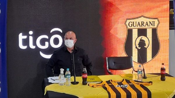 Fernando Jubero, presentado como nuevo técnico de Guaraní