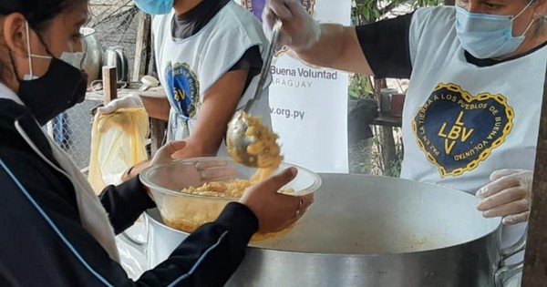 La Nación / Legión de la Buena Voluntad cumple 37 años de labor entregando 600 platos de comida