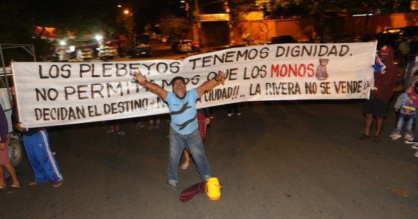 La Nación / Ribereños se movilizaron contra Centurión por querer comprar votos