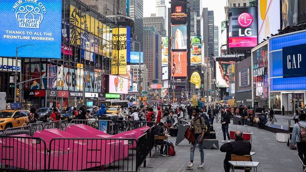 Nueva York levanta restricciones con el 70% de vacunados