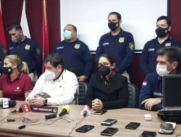 Reclusos y guardiacárceles implicados en red de extorsión · Radio Monumental 1080 AM