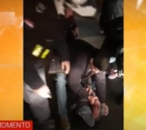 Presunto ladrón es reducido a golpes por ciudadanos - Paraguay.com