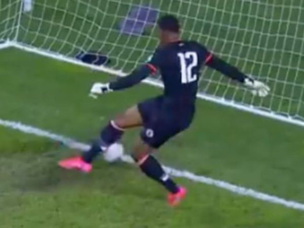 El insólito gol en contra del arquero de Haití que es viral - Fútbol Internacional - ABC Color