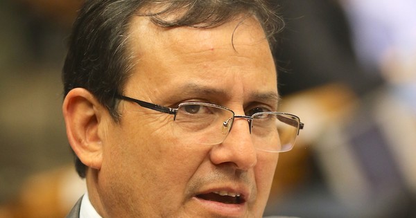 La Nación / Diputados aprobó que intendentes y gobernadores usen dinero de royalties