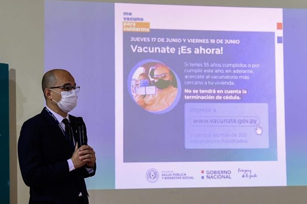 Jueves y viernes vacunaran a mayores de 55 años sin tener en cuenta número de C.I. | OnLivePy