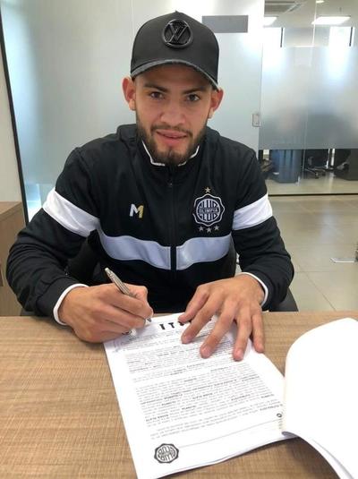 Tobías Castellano firma como nuevo jugador del Club Olimpia – Prensa 5