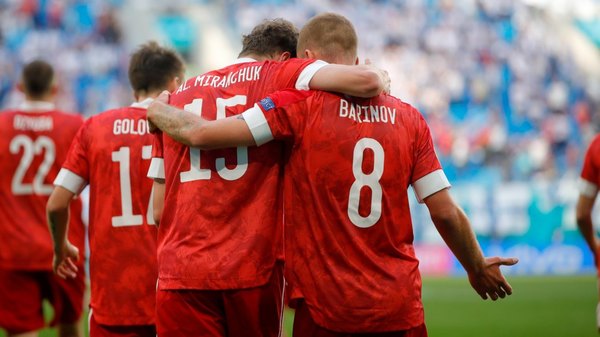 Rusia se mantiene con vida en la Eurocopa gracias al triunfo sobre Finlandia
