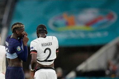 Varane bromea sobre el mordisco de Rüdiger a Pogba - Fútbol Internacional - ABC Color