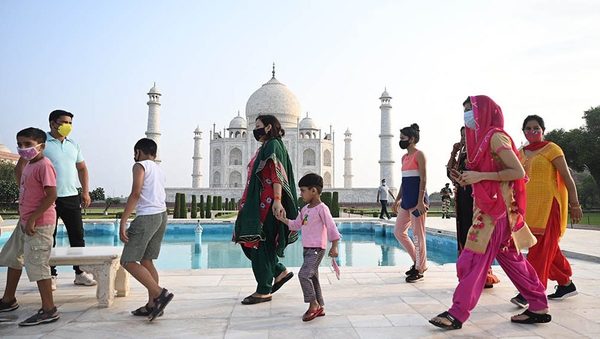 El Taj Mahal reabrió sus puertas tras dos meses de cierre por el coronavirus en India