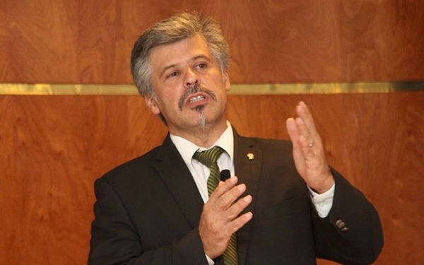 Giuzzio “tiró onda” a políticos para “no salirse de protocolos de salud” en elecciones del domingo