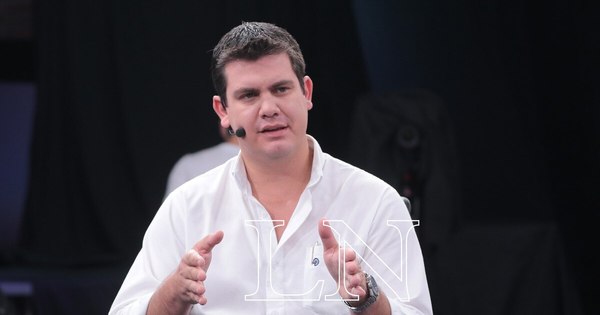 La Nación / Carlos Silva: “Van a caer los que llevaron al partido a innumerables fracasos electorales”