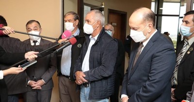 La Nación / Autoridades se comprometen a mitigar el contrabando que afecta a productores