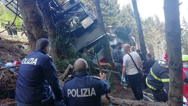 Critican a la RAI italiana por transmitir imágenes sobre el accidente del teleférico (VIDEO)