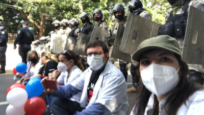 Salud pide dos días de gracia a médicos | El Independiente