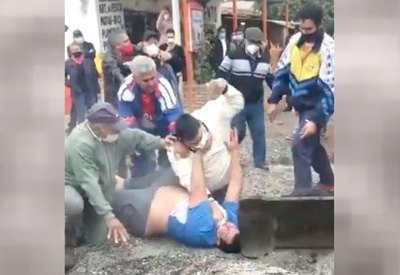 Crónica / Colorado y liberal ¡se trenzaron a los golpes!