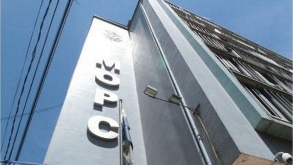 El MOPC publica lista de 22 firmas de buses sancionadas