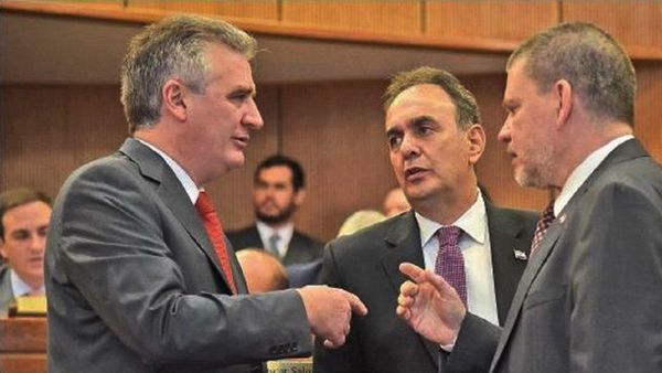 Pulseada por el Senado se centra en Franco y Salomón