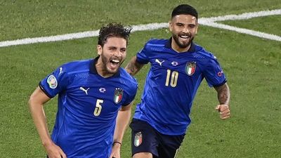 Italia sella su pase a octavos