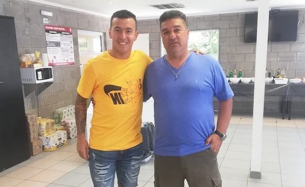 Crónica / KAKU ROMERO. “Con su mamá hicimos que no deje el fútbol”
