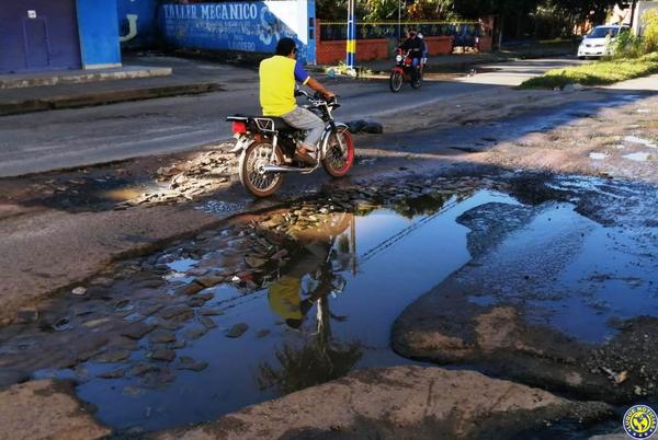 A días de las elecciones, calles luqueñas están intransitables •