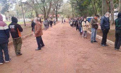 Hoy se vacunan personas de 55 años por cumplir en adelante sin importar terminación de cédula