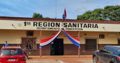 La Nación / En el Hospital de Concepción internan a pacientes en sillas y camillas por falta de lugar