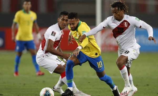 Perú buscará la hazaña ante una Brasil que lleva 13 partidos oficiales sin perder