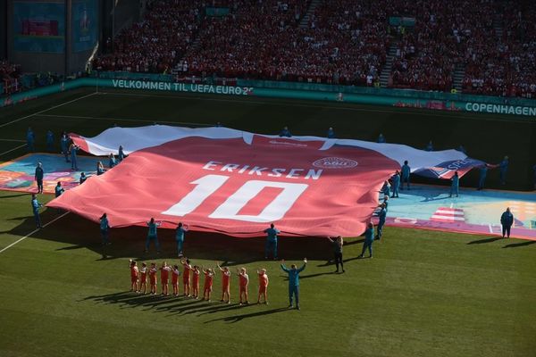 Eurocopa: realizan emotivo homenaje a Eriksen