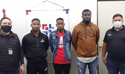 Niegan ingreso a tres extranjeros por tener documentos falsos en el Puente de la Amistad