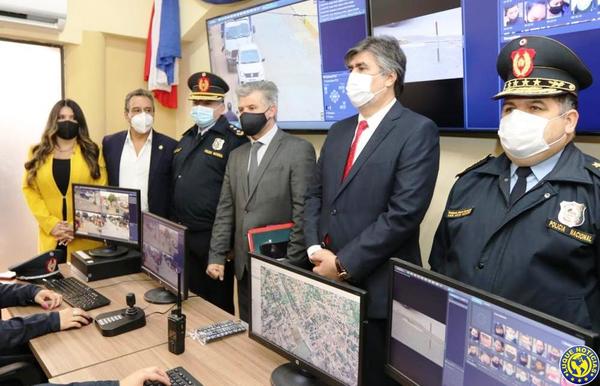 Interior inaugura moderno centro de monitoreo para combatir inseguridad •