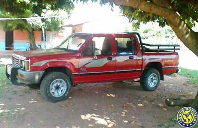Ladrones hurtan camioneta mientras dueño estaba orando •