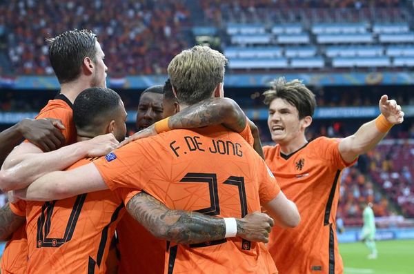 Países Bajos domina a Austria y pasa a octavos - Fútbol Internacional - ABC Color