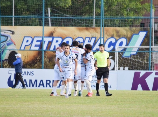 Atyrá FC sorprende al puntero - APF