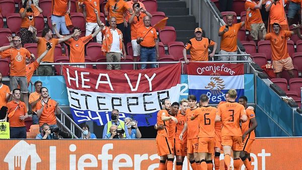 Países Bajos domina a Austria y pasa a octavos de Eurocopa