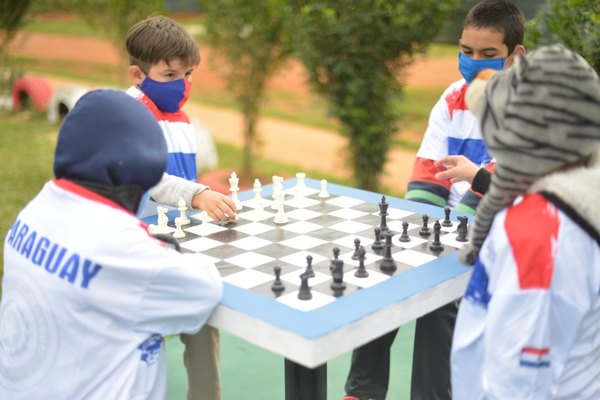 Central ya disfruta de su plaza deportiva