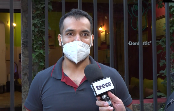 Odontólogo ofrece limpieza bucal gratis por su cumpleaños